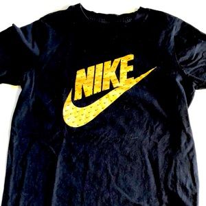 Nike Boys T-shirt size Medium